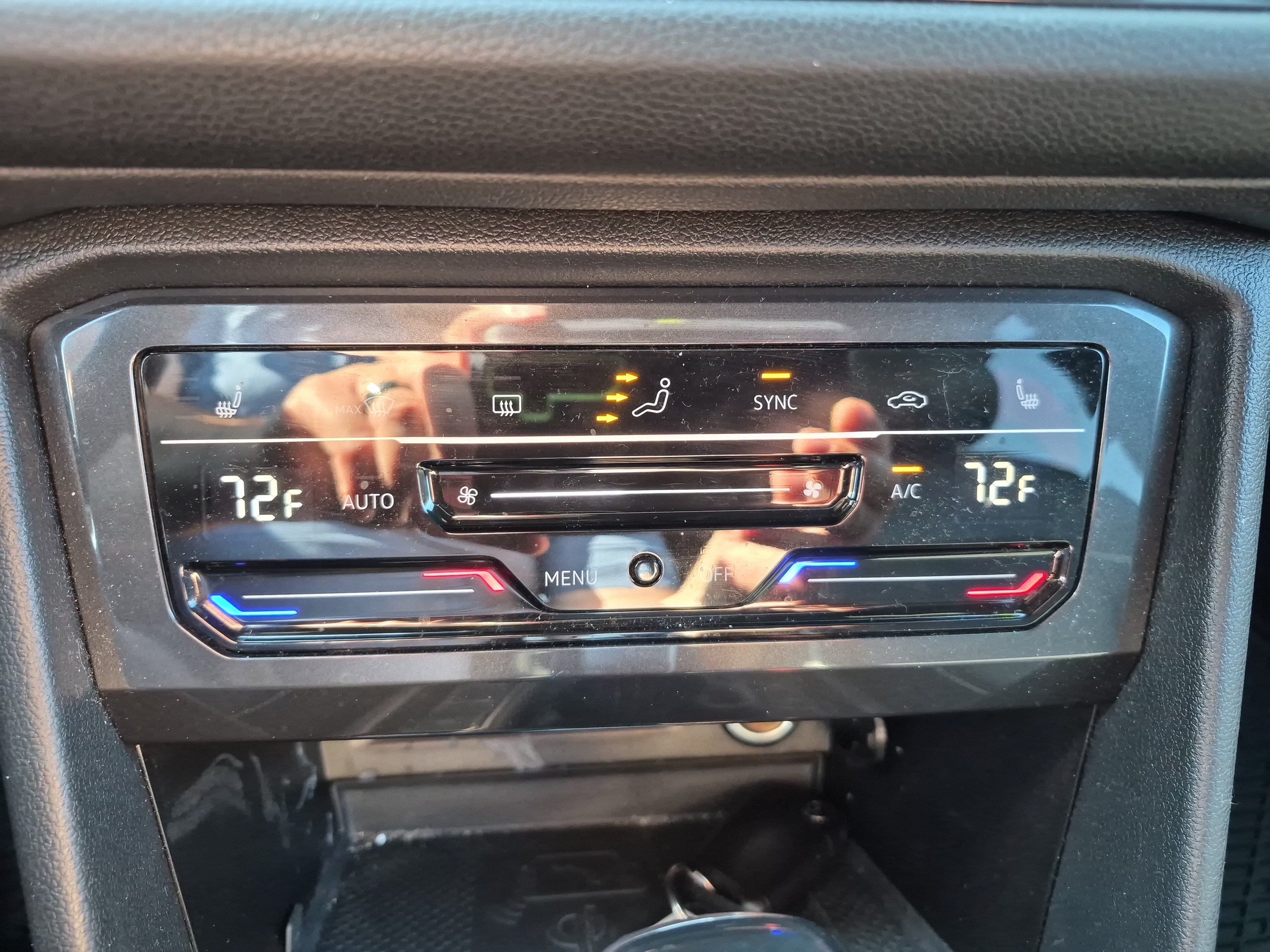 Used 2022 Volkswagen Tiguan SEL R-Line AWD/4WD image 18