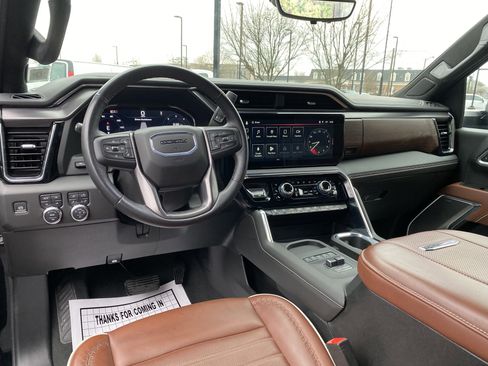 Used 2025 GMC Sierra 2500 Denali Ultimate w/ Snow Plow Prep/Camper Package image 38