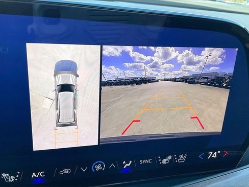 Used 2025 Chevrolet Tahoe High Country image 13