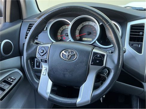 Used 2015 Toyota Tacoma PreRunner image 30