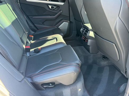 Used 2020 Lamborghini Urus Base image 19