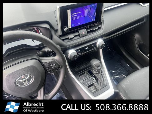 Used 2025 Toyota RAV4 XLE image 28