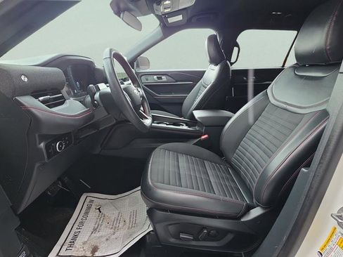 Certified 2025 Ford Explorer ST-Line w/ ST-Line Street Pack image 17