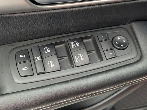 Used 2020 Chrysler Pacifica Touring-L AWD/4WD image 12