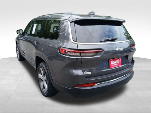 Used 2022 Jeep Grand Cherokee L Limited RWD image 8