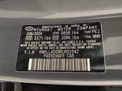 Used 2024 Hyundai Elantra SE FWD image 33