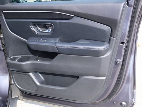 Used 2023 Honda Pilot Elite image 11