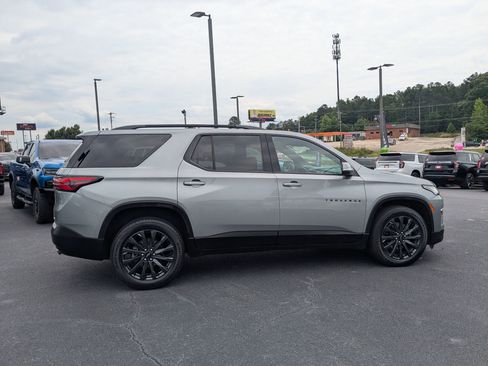 Used 2023 Chevrolet Traverse RS FWD image 4