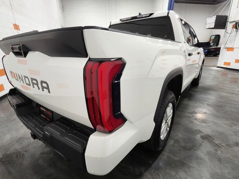 Used 2022 Toyota Tundra SR5 w/ SR5 Convenience Package image 10