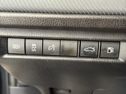 Used 2025 Toyota Camry SE AWD/4WD image 30