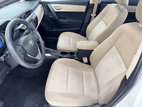 Used 2016 Toyota Corolla LE FWD image 5