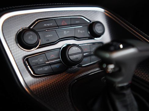 Used 2015 Dodge Challenger SRT Hellcat image 85