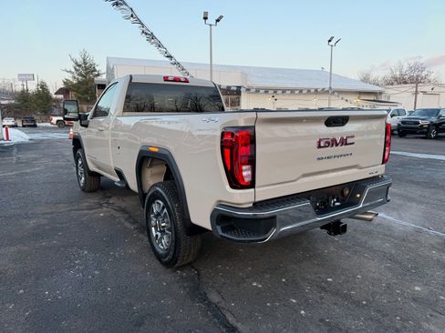 New 2026 GMC Sierra 3500 SLE image 3