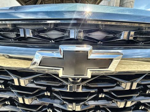 Used 2025 Chevrolet Traverse Z71 w/ LPO, Illumination Package AWD/4WD image 32