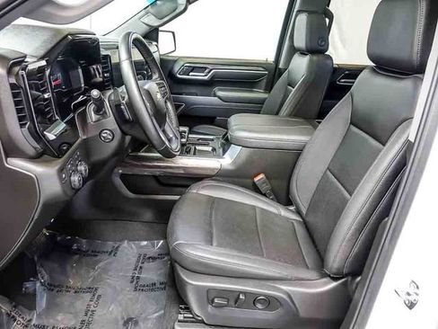 Certified 2025 Chevrolet Silverado 1500 LTZ w/ Z71 Off-Road Package AWD/4WD image 12