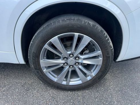Used 2024 Cadillac XT6 Premium Luxury w/ LPO, Floor Liner Package AWD/4WD image 11