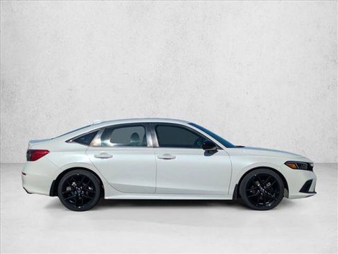 Used 2023 Honda Civic Sport image 4