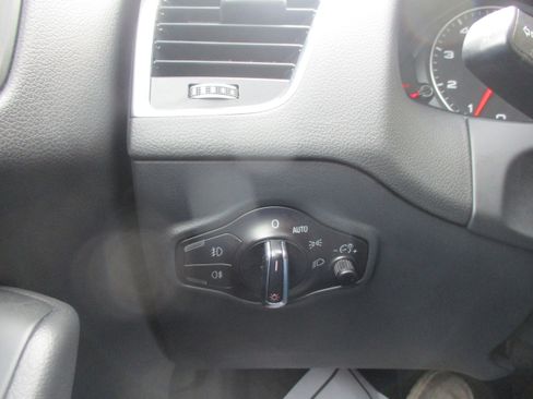 Used 2015 Audi Q5 2.0T Premium image 16