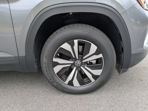 Certified 2024 Volkswagen Atlas SE FWD image 11