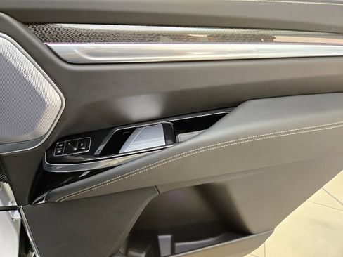 Used 2025 Cadillac Escalade V AWD/4WD image 26