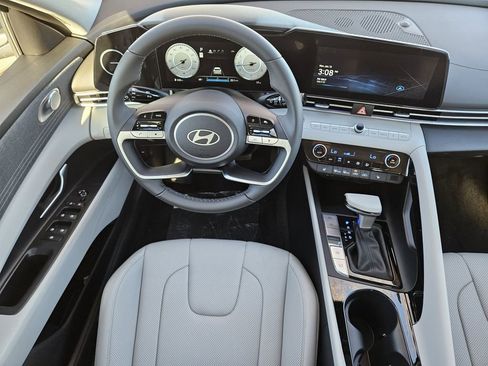 New 2025 Hyundai Elantra Limited FWD image 28