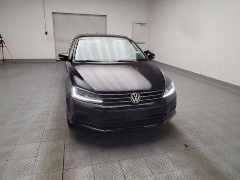 Used 2017 Volkswagen Jetta SE FWD image 14