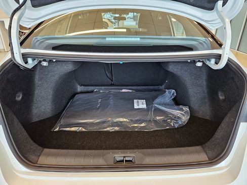 New 2026 Nissan Sentra SR w/ Floor Mat Package FWD image 31