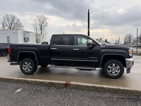 Used 2017 GMC Sierra 2500 SLT w/ Duramax Plus Package image 5