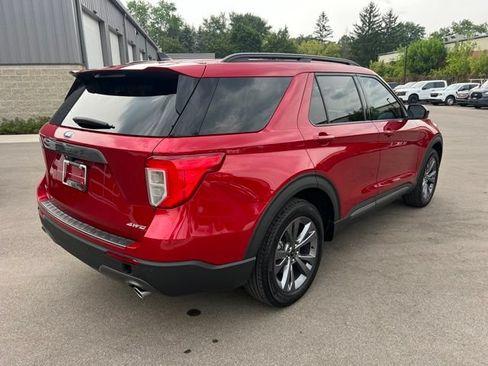 Used 2024 Ford Explorer XLT w/ Equipment Group 202A AWD/4WD image 5