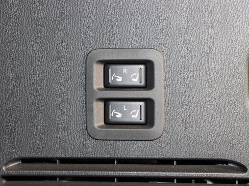 Used 2024 Nissan Armada Platinum w/ Captain's Chairs Package image 54