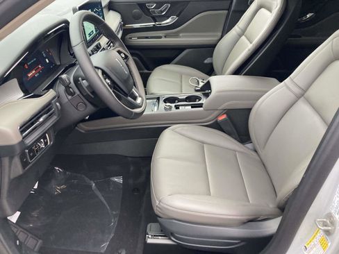 New 2026 Lincoln Corsair Premiere image 21