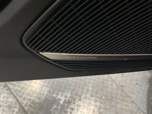 Used 2018 Audi A4 2.0T Ultra Premium Plus w/ Premium Plus Package image 18