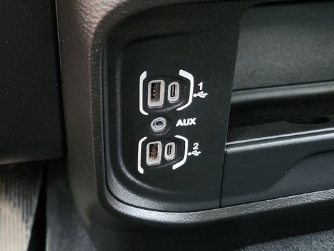 Used 2024 RAM 2500 Big Horn AWD/4WD image 16