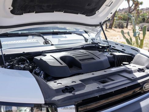 Used 2023 Land Rover Defender 90 X-Dynamic SE image 23