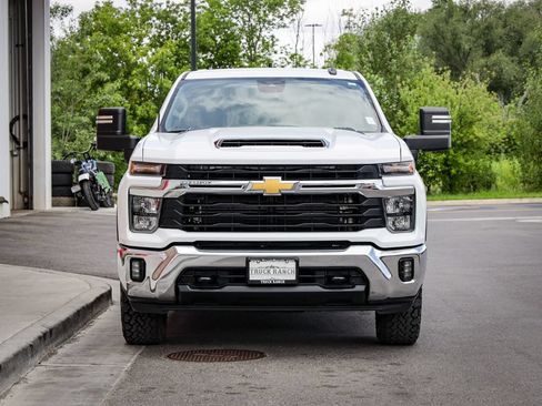 Used 2024 Chevrolet Silverado 2500 LT w/ Convenience Package AWD/4WD image 9