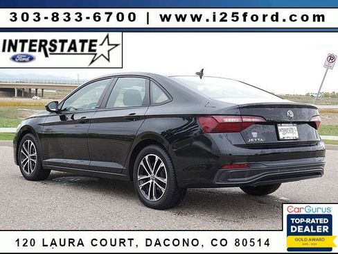 Used 2024 Volkswagen Jetta Sport image 3