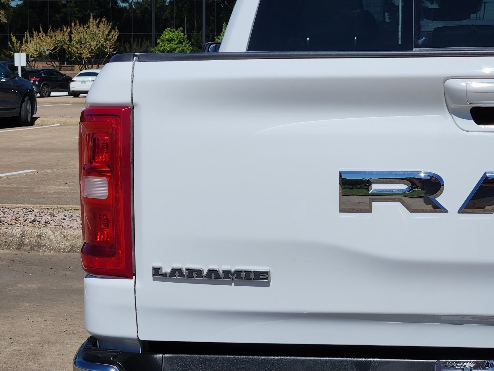 Used 2026 RAM 1500 Laramie AWD/4WD image 15