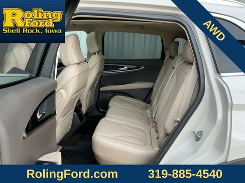 Used 2023 Lincoln Nautilus Reserve AWD/4WD image 11