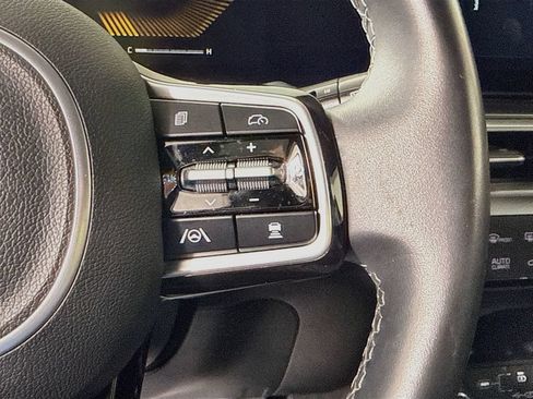 Certified 2025 Kia Sorento S AWD/4WD image 23