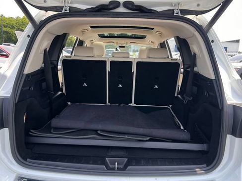 Used 2021 Mercedes-Benz GLB 250 w/ Premium Package image 24