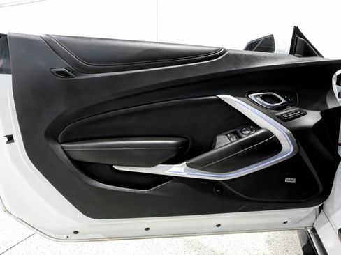 Used 2019 Chevrolet Camaro SS image 44