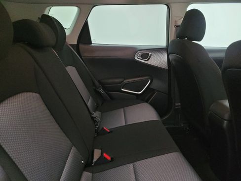 Used 2025 Kia Soul LX w/ LX Technology Package image 19