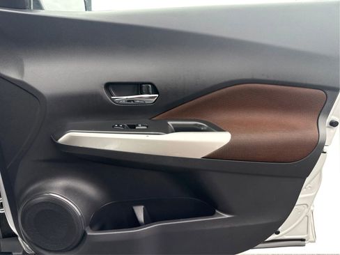 Used 2020 Nissan Kicks SR FWD image 20