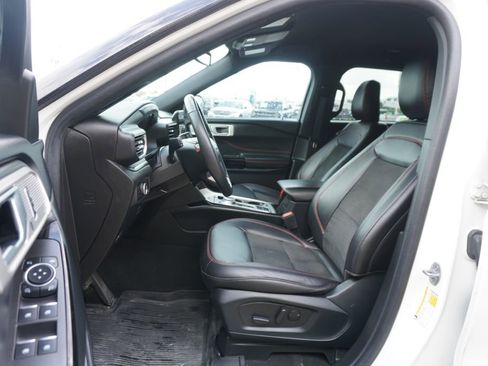 Used 2023 Ford Explorer ST-Line w/ Class IV Trailer Tow Package image 7