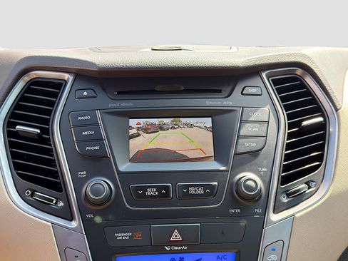 Used 2014 Hyundai Santa Fe GLS image 27