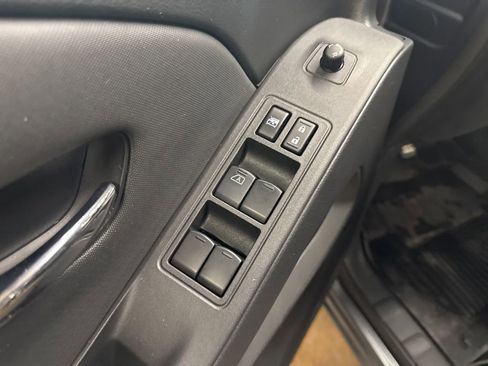 Certified 2024 Nissan Frontier SL image 13