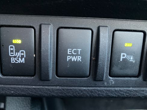 Certified 2020 Toyota Tacoma Limited image 33