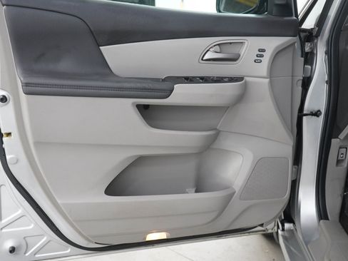 Used 2012 Honda Odyssey Touring image 23