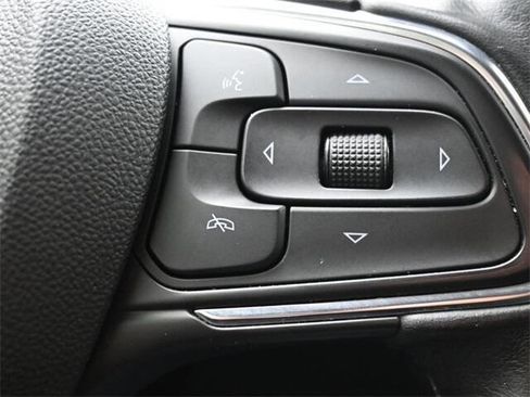 Used 2021 Buick Envision Essence w/ Technology Package I image 27