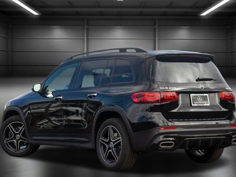 Certified 2025 Mercedes-Benz GLB 250 4MATIC image 12